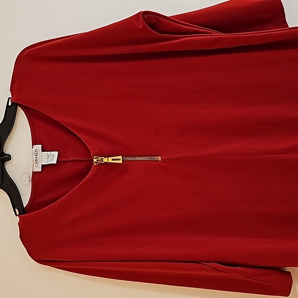 Carmen Marc valvo womens beautiful red top with a front zipper